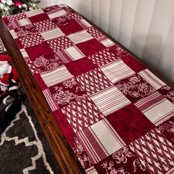 Table Runner - Picture 5 of 5